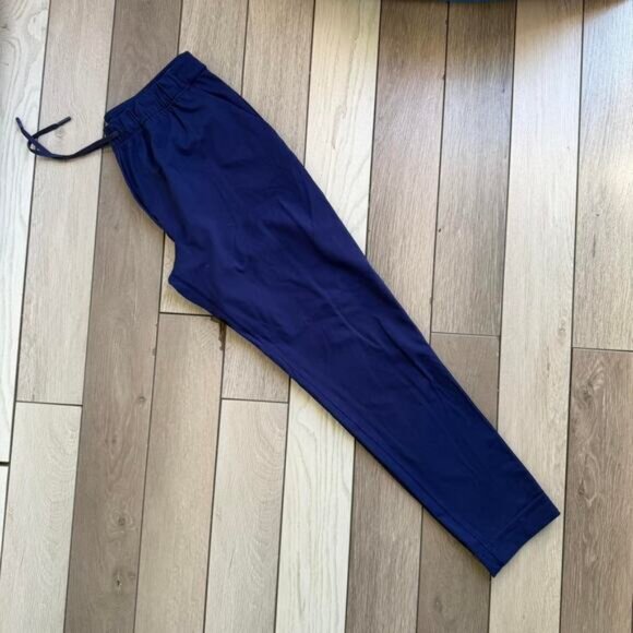 Lululemon navy blue joggers - Picture 2 of 8